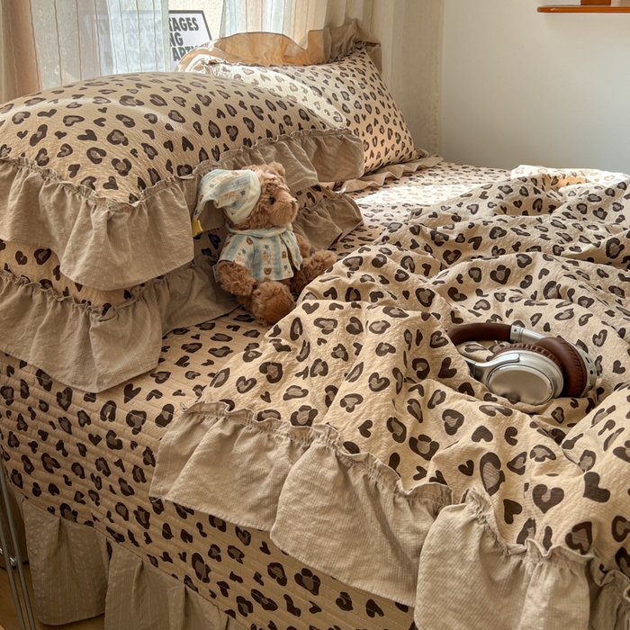 91家纺网 家纺一手货源 找家纺 欧尚 2026新款床盖款花边夏被四件套 咖豹纹