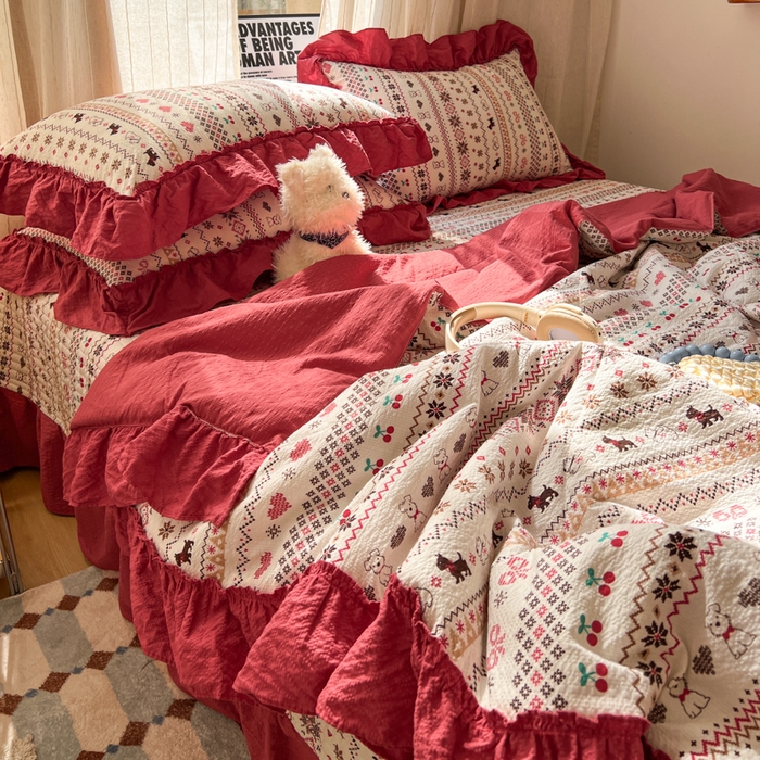 91家纺网 家纺一手货源 找家纺 欧尚 2026新款床盖款花边夏被四件套 栗色木马纹红