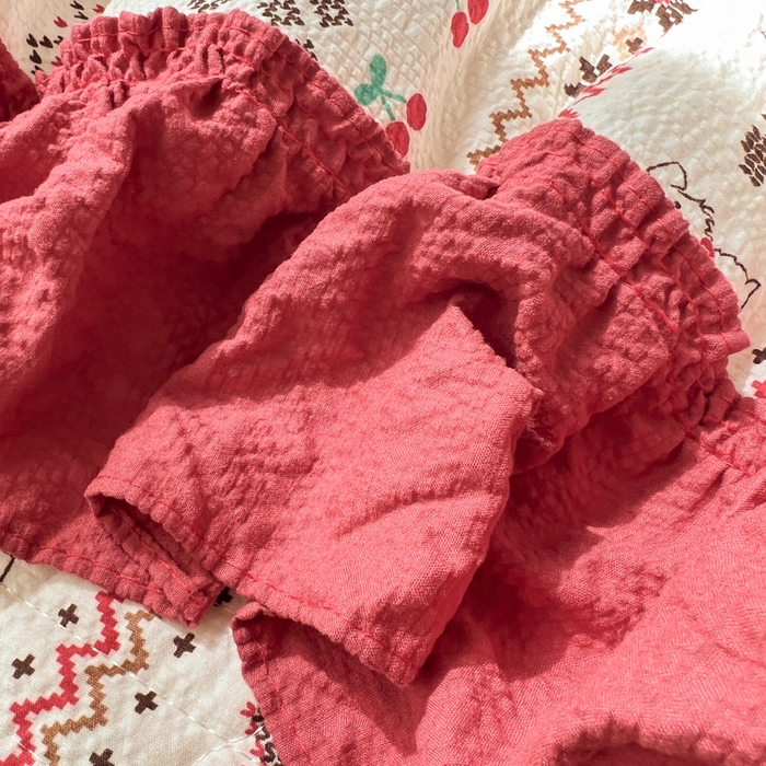 91家纺网 家纺一手货源 找家纺 欧尚 2026新款床盖款花边夏被四件套 栗色木马纹红