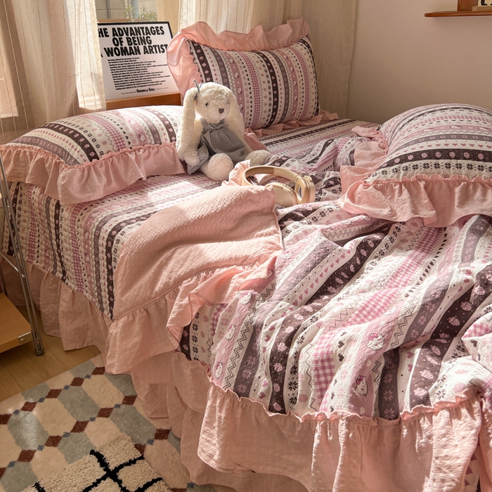 91家纺网 家纺一手货源 找家纺 欧尚 2026新款床盖款花边夏被四件套 猫咪集