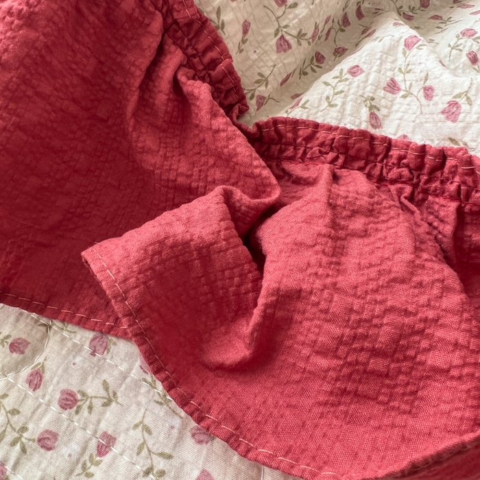 91家纺网 家纺一手货源 找家纺 欧尚 2026新款床盖款花边夏被四件套 莓系花伐