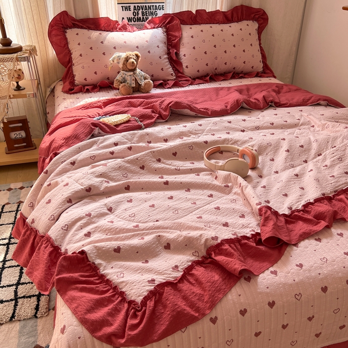 91家纺网 家纺一手货源 找家纺 欧尚 2026新款床盖款花边夏被四件套 朦胧粉红