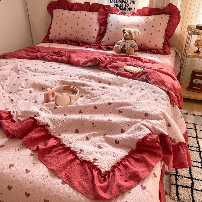 91家纺网 家纺一手货源 找家纺 欧尚 2026新款床盖款花边夏被四件套 朦胧粉红