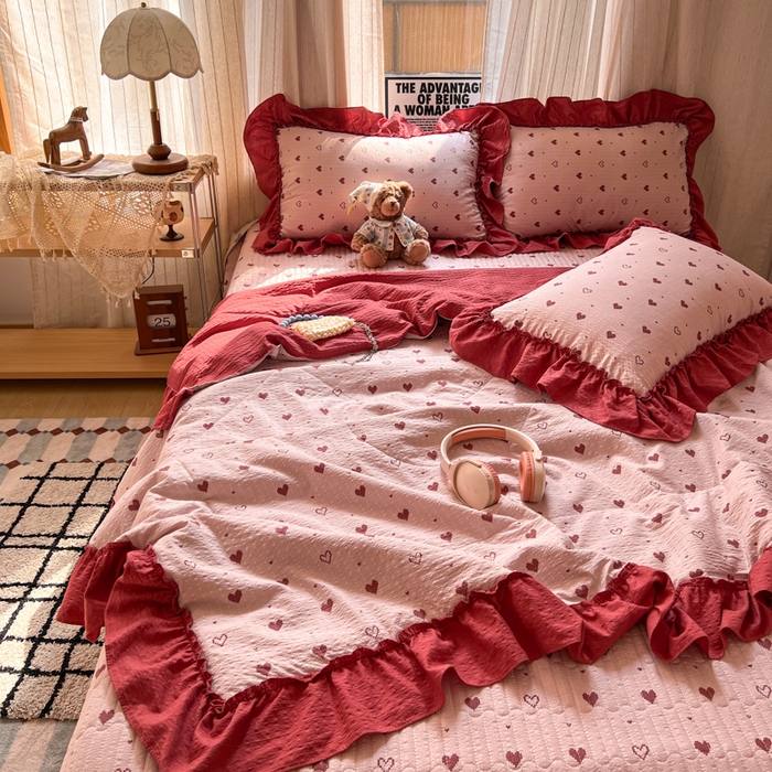 91家纺网 家纺一手货源 找家纺 欧尚 2026新款床盖款花边夏被四件套 朦胧粉红