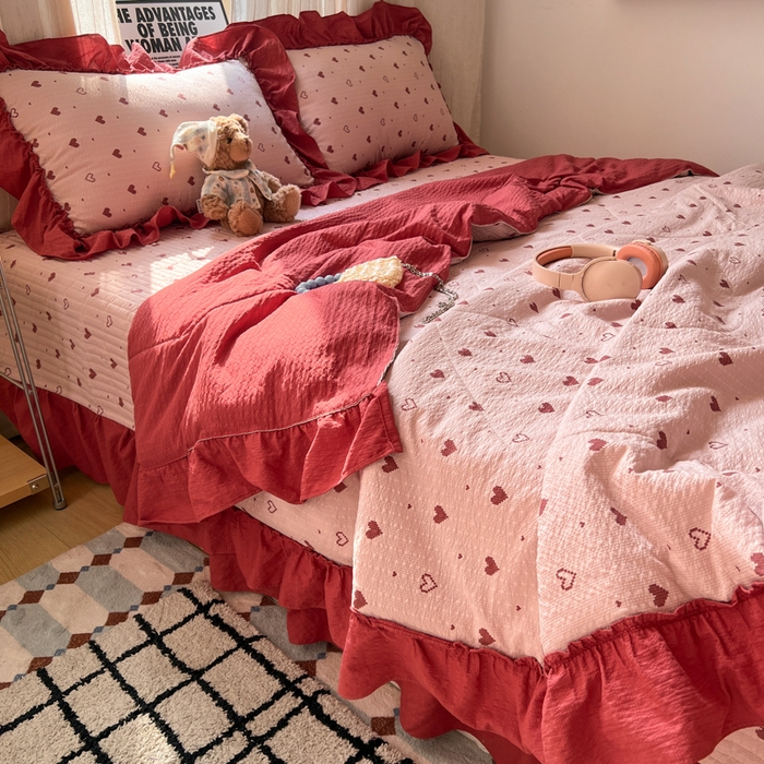 91家纺网 家纺一手货源 找家纺 欧尚 2026新款床盖款花边夏被四件套 朦胧粉红