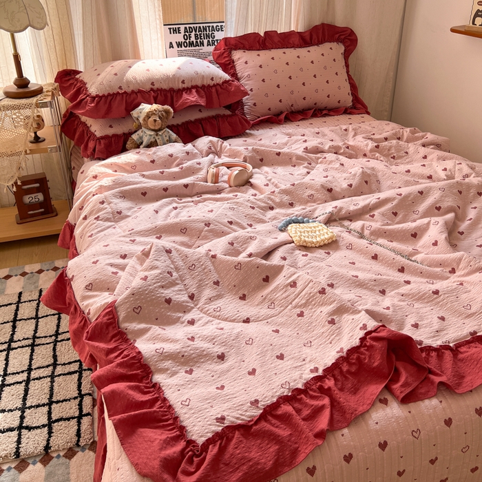 91家纺网 家纺一手货源 找家纺 欧尚 2026新款床盖款花边夏被四件套 朦胧粉红