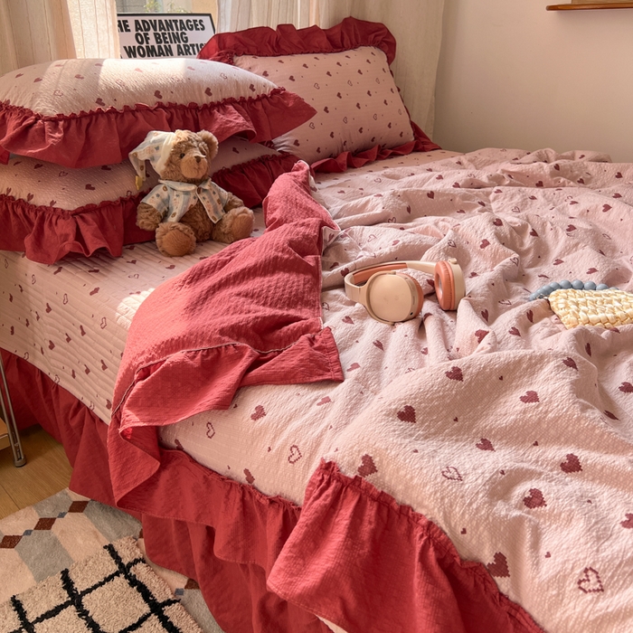 91家纺网 家纺一手货源 找家纺 欧尚 2026新款床盖款花边夏被四件套 朦胧粉红