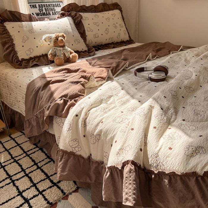 91家纺网 家纺一手货源 找家纺 欧尚 2026新款床盖款花边夏被四件套 描线小猫