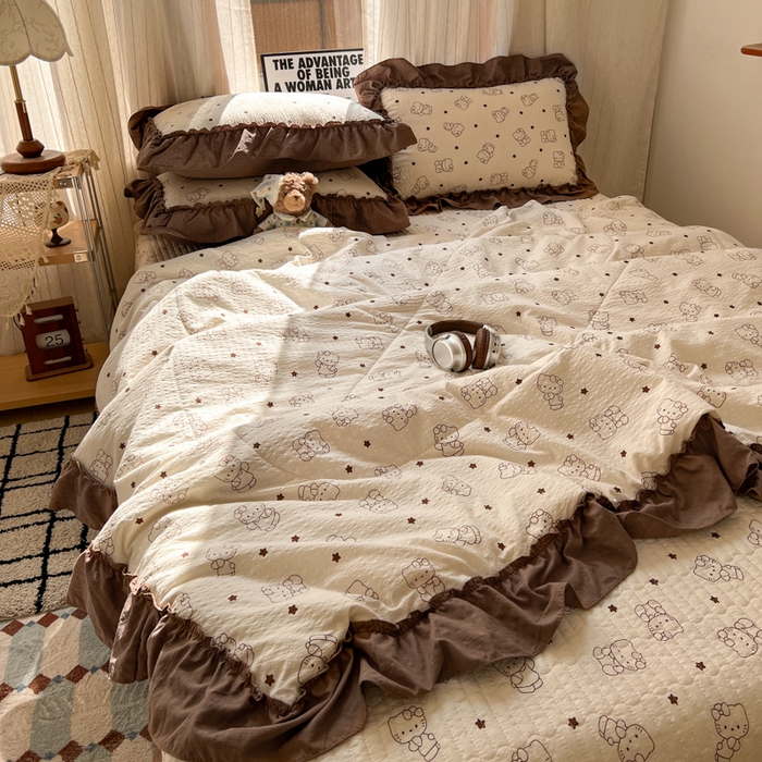 91家纺网 家纺一手货源 找家纺 欧尚 2026新款床盖款花边夏被四件套 描线小猫