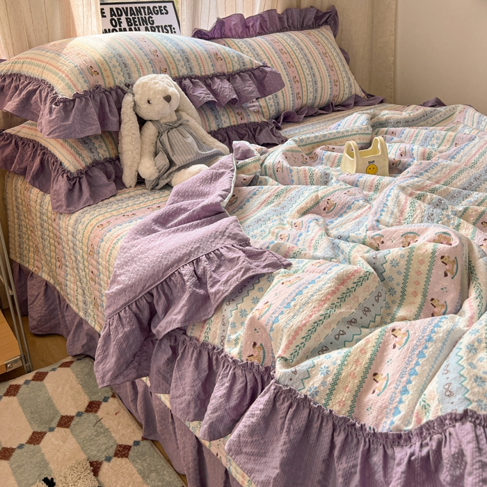 91家纺网 家纺一手货源 找家纺 欧尚 2026新款床盖款花边夏被四件套 甜心木马卷