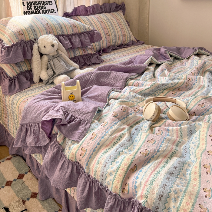 91家纺网 家纺一手货源 找家纺 欧尚 2026新款床盖款花边夏被四件套 甜心木马卷