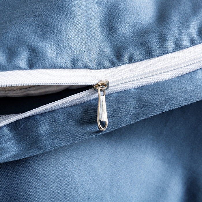 91家纺网 家纺一手货源 找家纺 憨豆家纺 2026新款全棉60s四件套纯色贡缎纯棉被套床笠款三件套长绒棉被套 宾利蓝