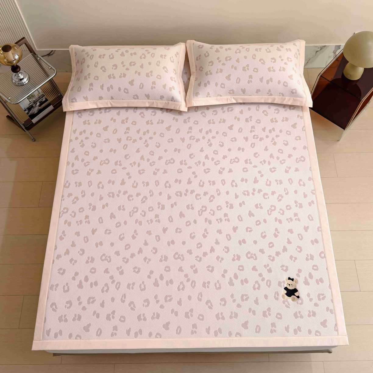 91家纺网 家纺一手货源 找家纺 （总）孩子王家纺 2026春夏新款A类母婴级ins清新冰豆豆小熊刺绣凉感值过0.21夏季冰丝席凉席