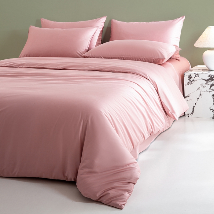 91家纺网 家纺一手货源 找家纺 憨豆家纺 2026新款全棉60s四件套纯色贡缎纯棉被套床笠款三件套长绒棉被套 豆沙