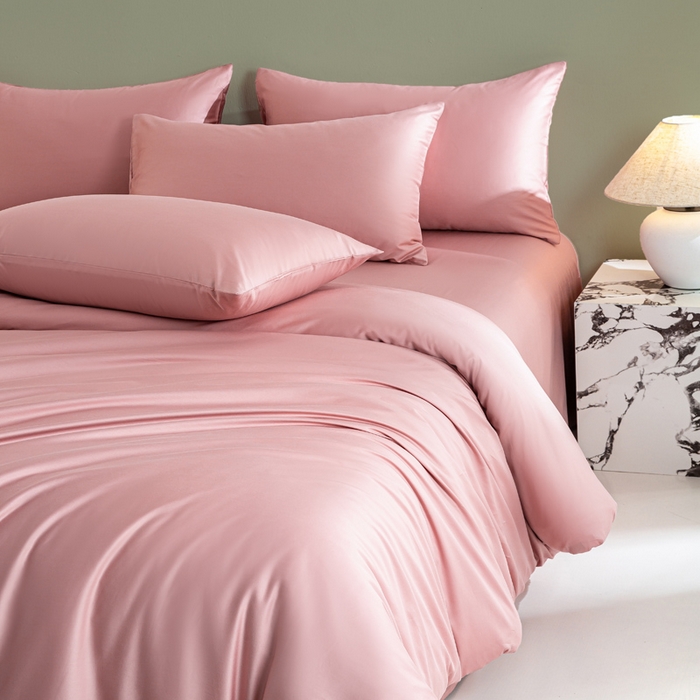 91家纺网 家纺一手货源 找家纺 憨豆家纺 2026新款全棉60s四件套纯色贡缎纯棉被套床笠款三件套长绒棉被套 豆沙