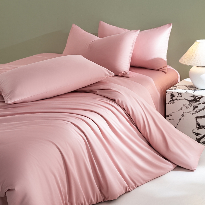 91家纺网 家纺一手货源 找家纺 憨豆家纺 2026新款全棉60s四件套纯色贡缎纯棉被套床笠款三件套长绒棉被套 豆沙