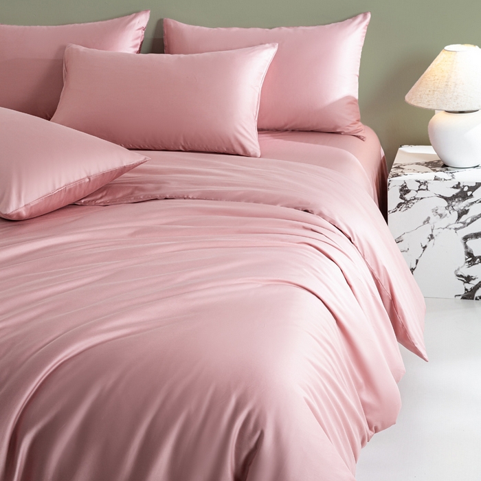 91家纺网 家纺一手货源 找家纺 憨豆家纺 2026新款全棉60s四件套纯色贡缎纯棉被套床笠款三件套长绒棉被套 豆沙