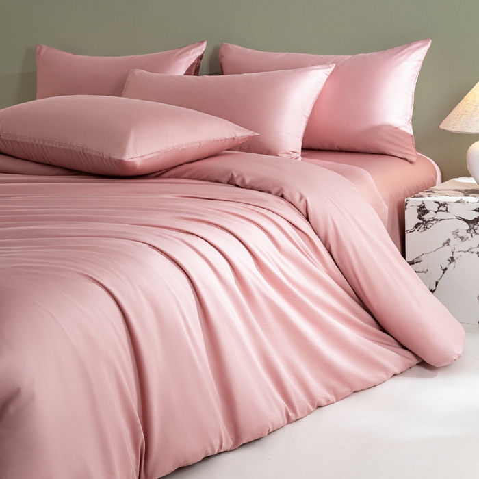 91家纺网 家纺一手货源 找家纺 憨豆家纺 2026新款全棉60s四件套纯色贡缎纯棉被套床笠款三件套长绒棉被套 豆沙