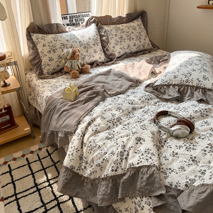 91家纺网 家纺一手货源 找家纺 欧尚 2026新款床盖款花边夏被四件套 只闻花香
