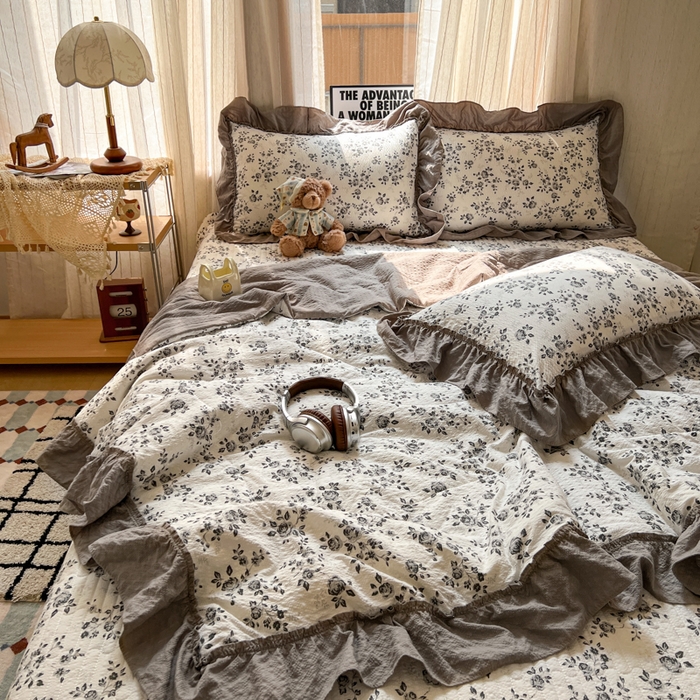 91家纺网 家纺一手货源 找家纺 欧尚 2026新款床盖款花边夏被四件套 只闻花香