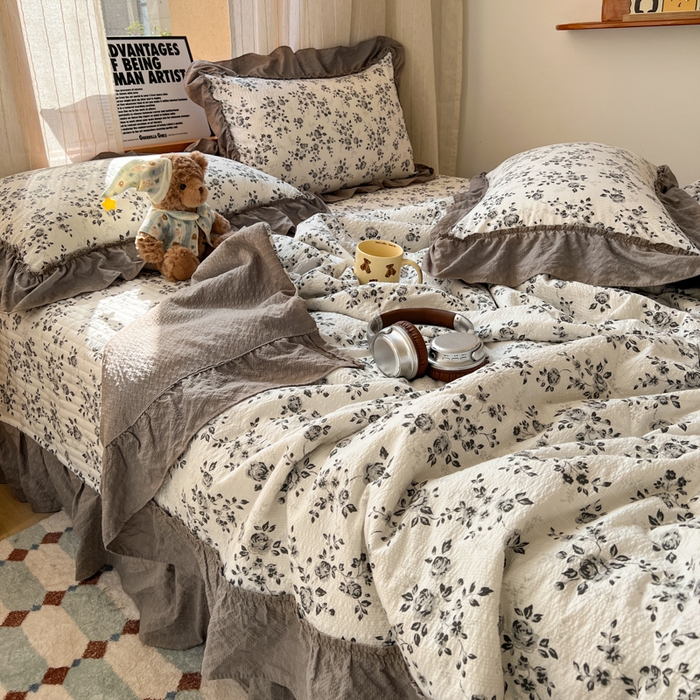 91家纺网 家纺一手货源 找家纺 欧尚 2026新款床盖款花边夏被四件套 只闻花香
