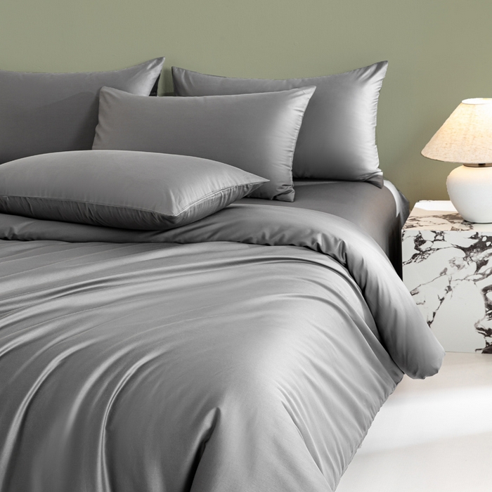 91家纺网 家纺一手货源 找家纺 憨豆家纺 2026新款全棉60s四件套纯色贡缎纯棉被套床笠款三件套长绒棉被套 高级灰