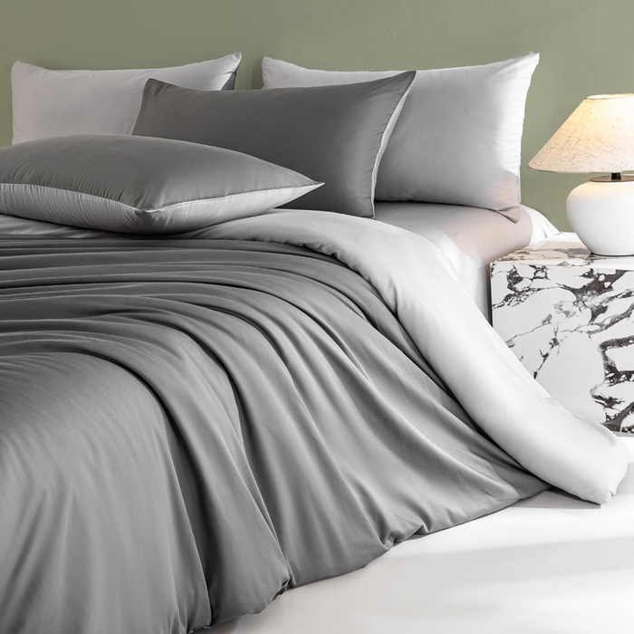 91家纺网 家纺一手货源 找家纺 憨豆家纺 2026新款全棉60s四件套纯色贡缎纯棉被套床笠款三件套长绒棉被套 高级灰+冰川灰