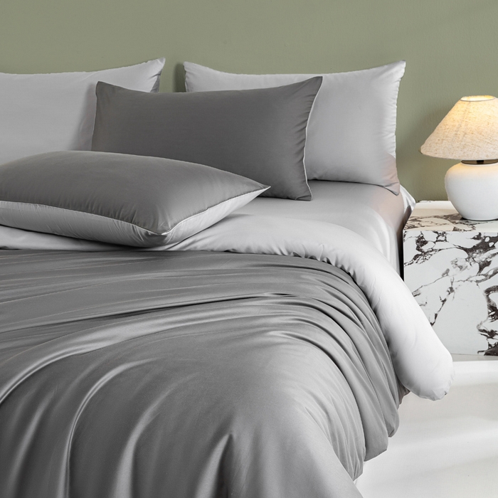 91家纺网 家纺一手货源 找家纺 憨豆家纺 2026新款全棉60s四件套纯色贡缎纯棉被套床笠款三件套长绒棉被套 高级灰+冰川灰