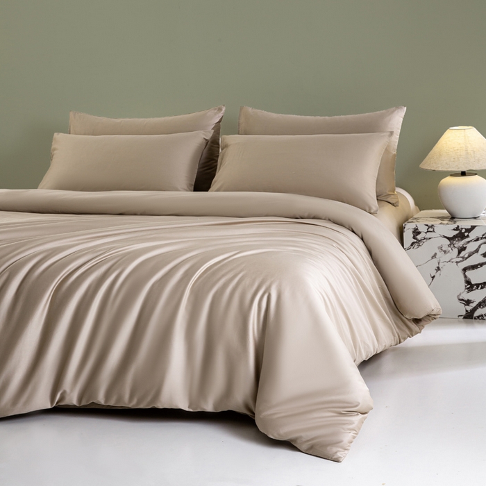 91家纺网 家纺一手货源 找家纺 憨豆家纺 2026新款全棉60s四件套纯色贡缎纯棉被套床笠款三件套长绒棉被套 奶咖