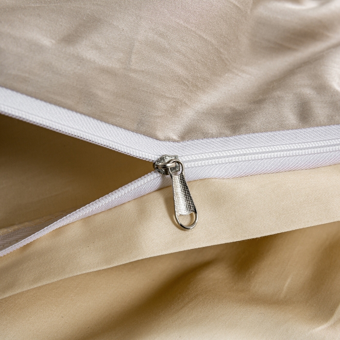 91家纺网 家纺一手货源 找家纺 憨豆家纺 2026新款全棉60s四件套纯色贡缎纯棉被套床笠款三件套长绒棉被套 奶昔白+奶咖