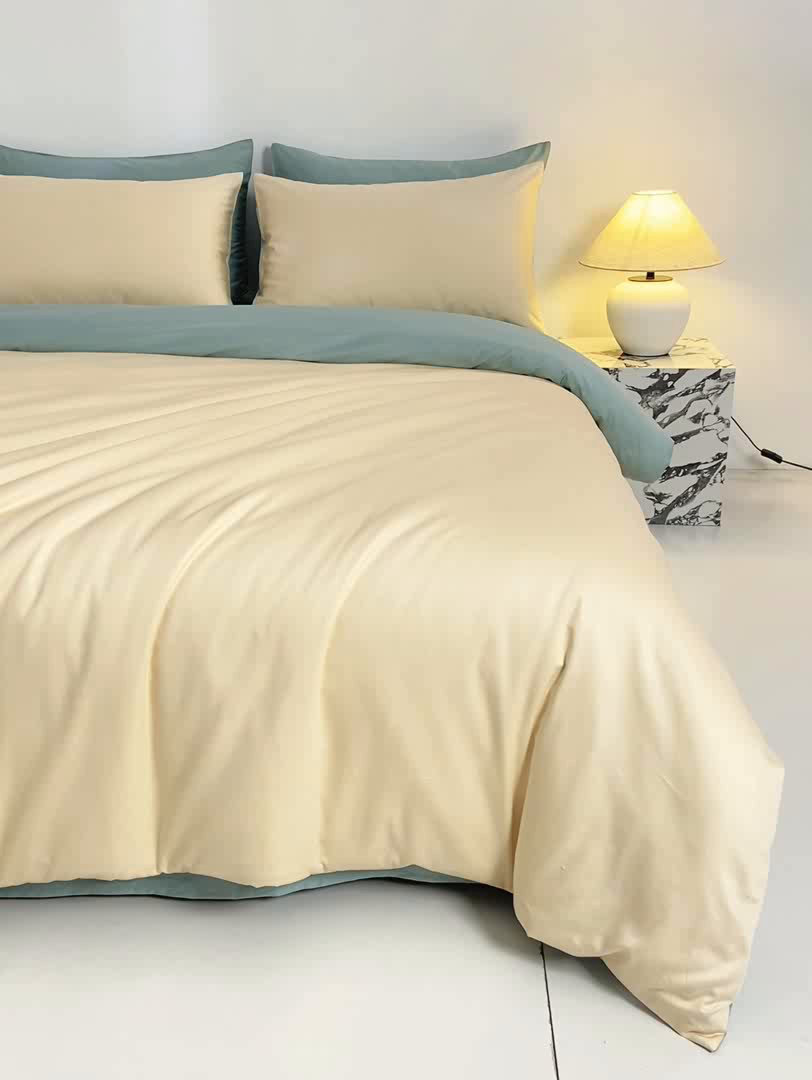 91家纺网 家纺一手货源 找家纺 憨豆家纺 2026新款全棉60s四件套纯色贡缎纯棉被套床笠款三件套长绒棉被套 奶昔白+薄荷绿