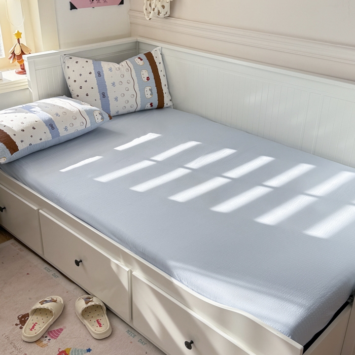 91家纺网 家纺一手货源 找家纺 赛琳 2026新款春夏款泡芙纱双层纱加厚费尔岛系列四件套（有买家秀） 可可小猫条