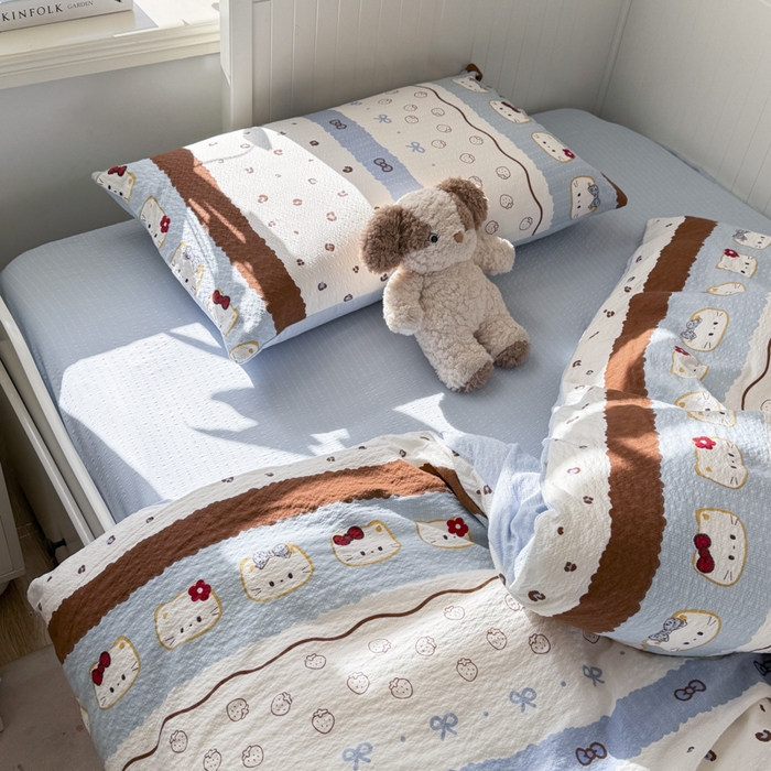 91家纺网 家纺一手货源 找家纺 赛琳 2026新款春夏款泡芙纱双层纱加厚费尔岛系列四件套（有买家秀） 可可小猫条