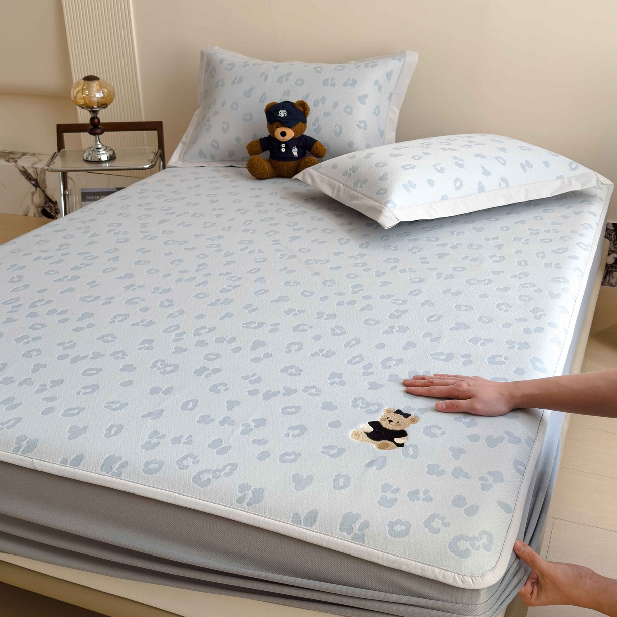 91家纺网 家纺一手货源 找家纺 （总）孩子王家纺 2026春夏新款A类母婴级ins清新冰豆豆小熊刺绣凉感值过0.21夏季冰丝席凉席