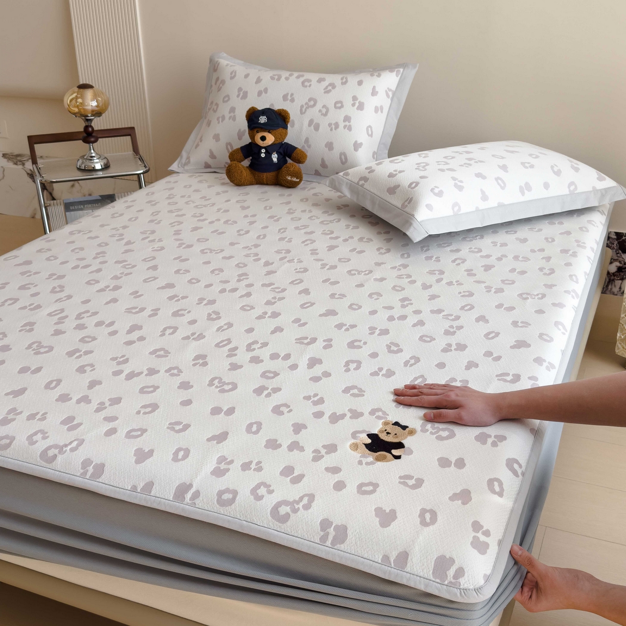 91家纺网 家纺一手货源 找家纺 （总）孩子王家纺 2026春夏新款A类母婴级ins清新冰豆豆小熊刺绣凉感值过0.21夏季冰丝席凉席