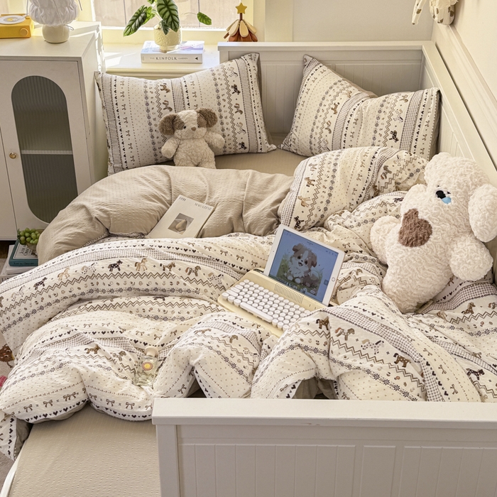 91家纺网 家纺一手货源 找家纺 赛琳 2026新款春夏款泡芙纱双层纱加厚费尔岛系列四件套（有买家秀） 栗色木马纹