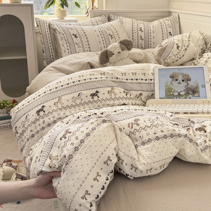 91家纺网 家纺一手货源 找家纺 赛琳 2026新款春夏款泡芙纱双层纱加厚费尔岛系列四件套（有买家秀） 栗色木马纹