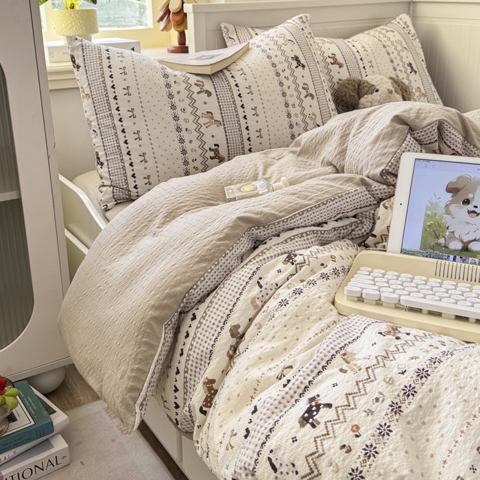 91家纺网 家纺一手货源 找家纺 赛琳 2026新款春夏款泡芙纱双层纱加厚费尔岛系列四件套（有买家秀） 栗色木马纹