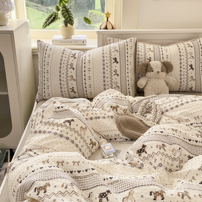 91家纺网 家纺一手货源 找家纺 赛琳 2026新款春夏款泡芙纱双层纱加厚费尔岛系列四件套（有买家秀） 栗色木马纹