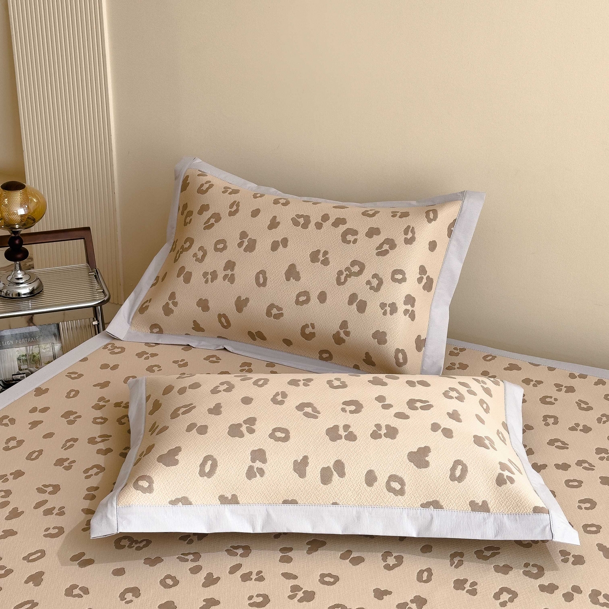 91家纺网 家纺一手货源 找家纺 孩子王家纺 2026春夏新款A类母婴级ins清新冰豆豆小熊刺绣凉感值过0.21夏季冰丝席凉席 小熊豹豹-咖 床单款