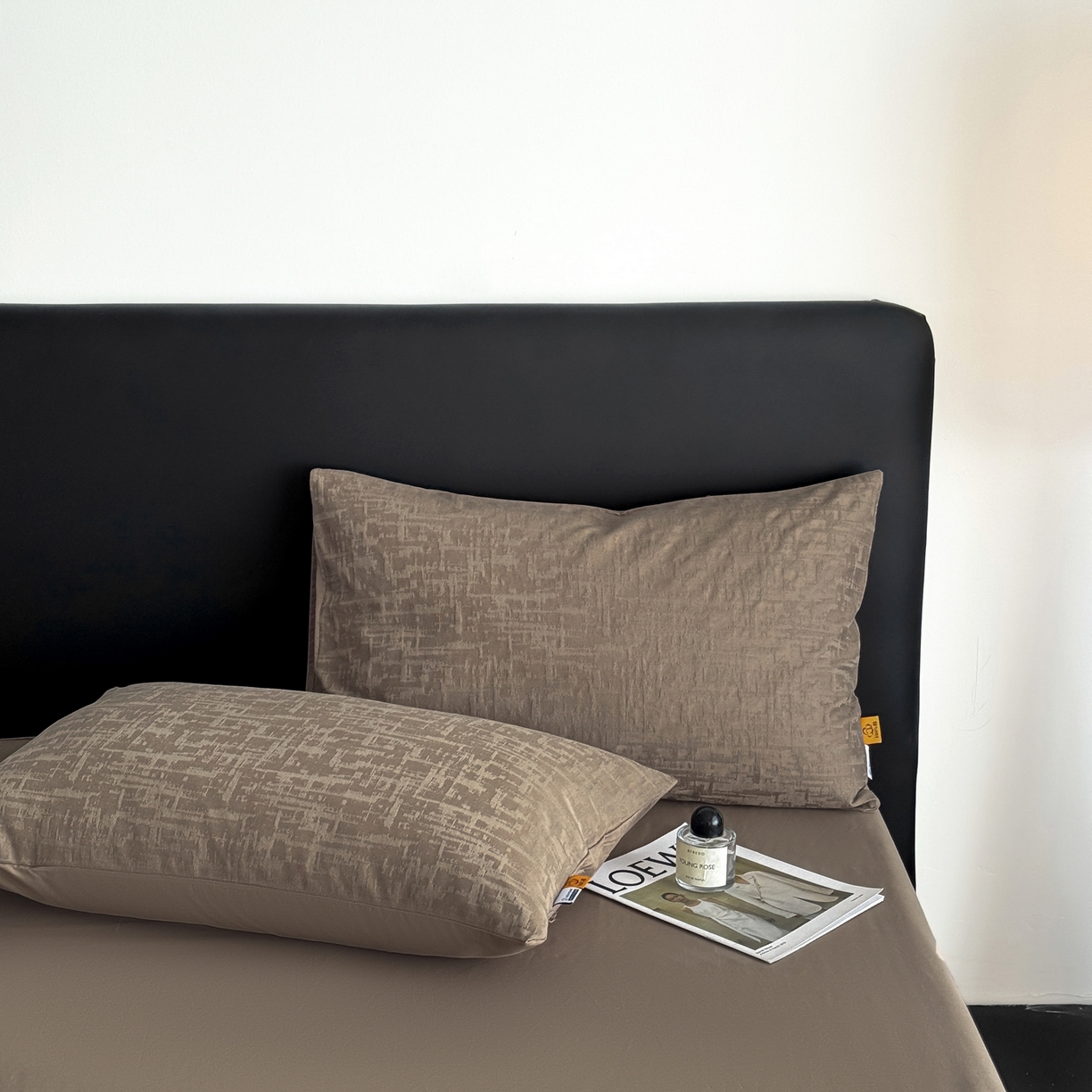 91家纺网 家纺一手货源 找家纺 简宜家居（朝初家纺） 2026新款四季40支全棉提花纯棉四件套--彩绘系列 摩卡暗纹