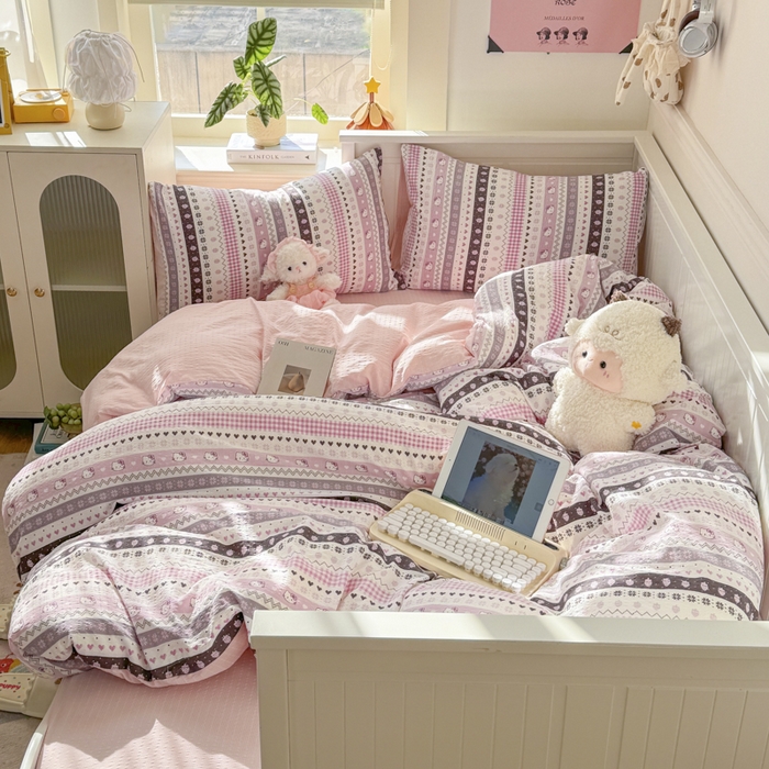 91家纺网 家纺一手货源 找家纺 赛琳 2026新款春夏款泡芙纱双层纱加厚费尔岛系列四件套（有买家秀） 猫咪集粉