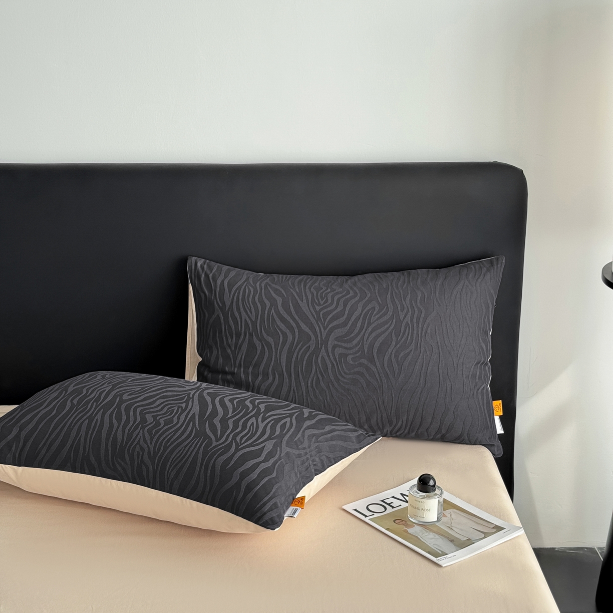 91家纺网 家纺一手货源 找家纺 简宜家居（朝初家纺） 2026新款四季40支全棉提花纯棉四件套--彩绘系列 青禾纹-墨黑