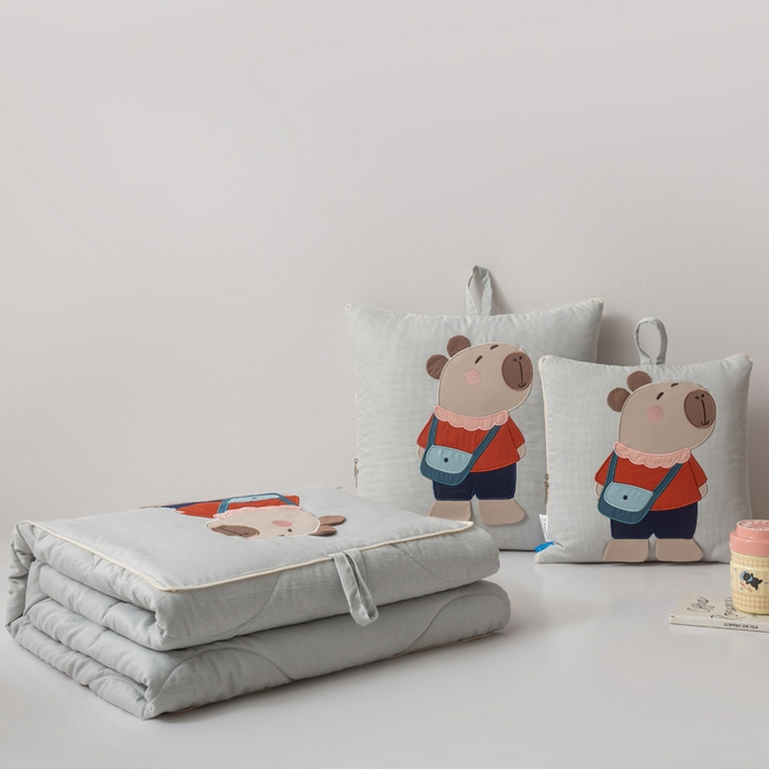 91家纺网 家纺一手货源 找家纺 雷娜家居 2026新款糯糯棉四季款卡皮巴拉抱枕被 卡皮巴拉灰色