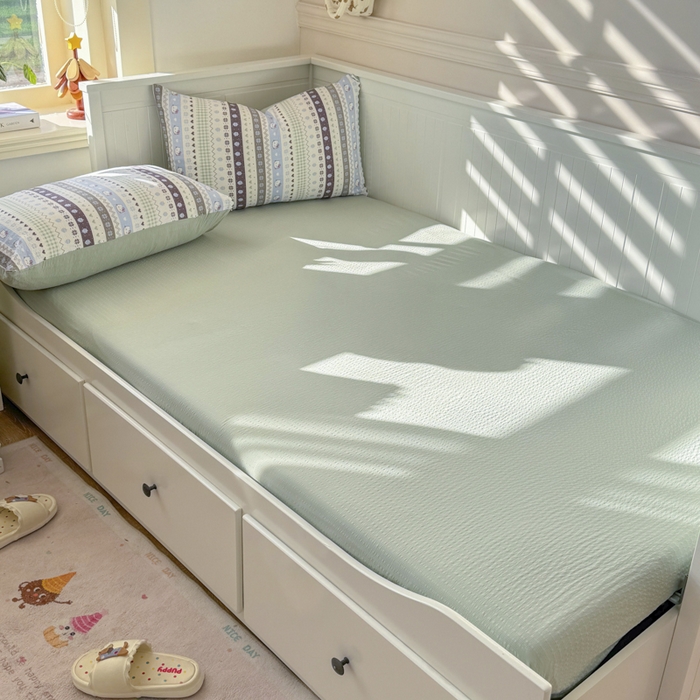 91家纺网 家纺一手货源 找家纺 赛琳 2026新款春夏款泡芙纱双层纱加厚费尔岛系列四件套（有买家秀） 猫咪集蓝