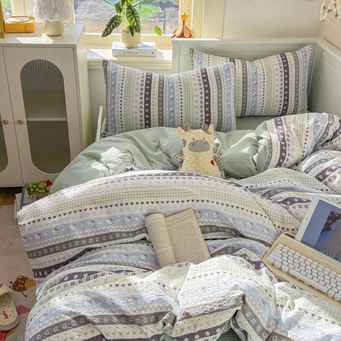 91家纺网 家纺一手货源 找家纺 赛琳 2026新款春夏款泡芙纱双层纱加厚费尔岛系列四件套（有买家秀） 猫咪集蓝