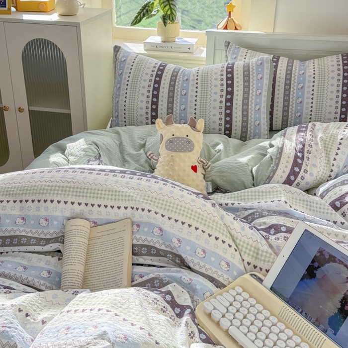 91家纺网 家纺一手货源 找家纺 赛琳 2026新款春夏款泡芙纱双层纱加厚费尔岛系列四件套（有买家秀） 猫咪集蓝