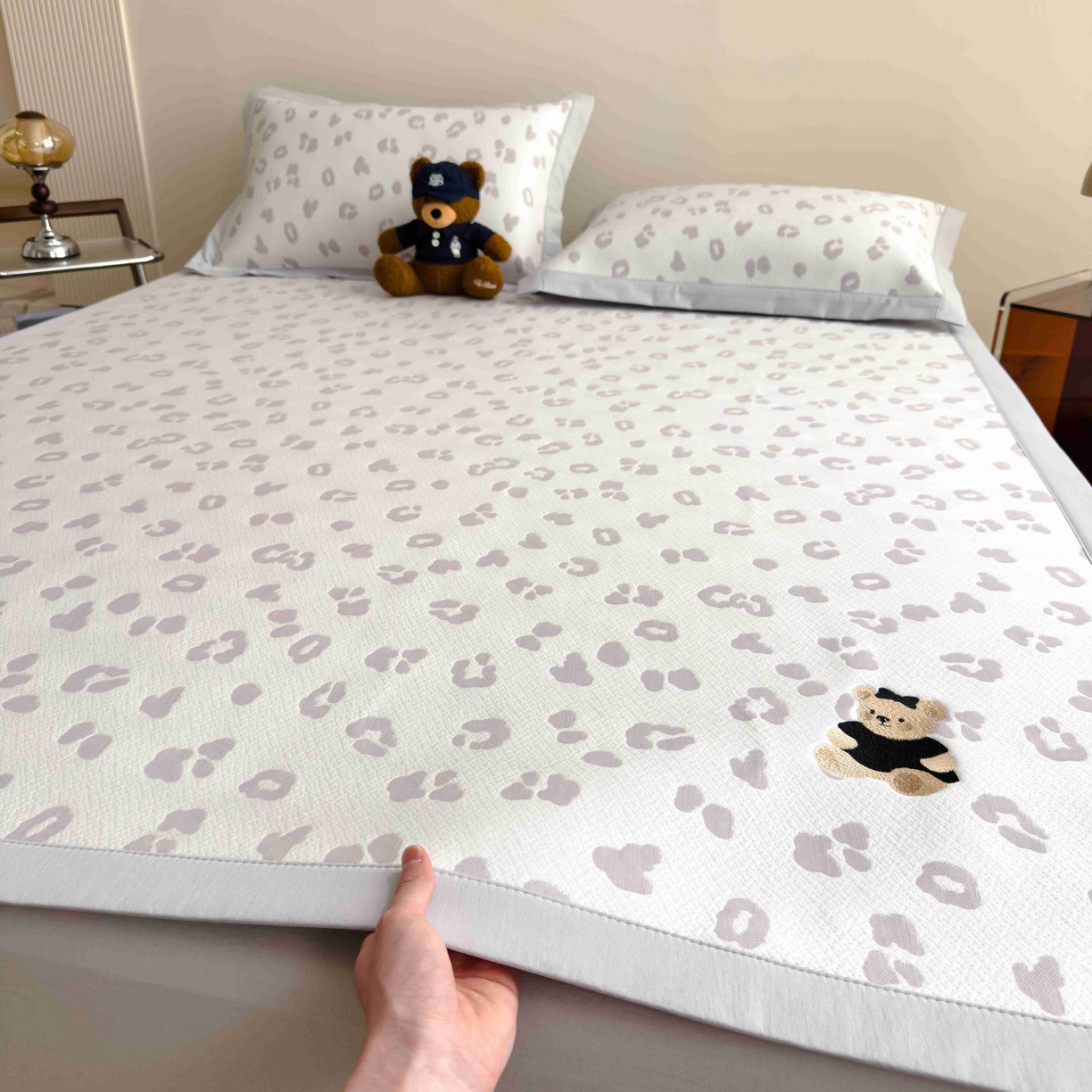 孩子王家纺 2026春夏新款A类母婴级ins清新冰豆豆小熊刺绣凉感值过0.21夏季冰丝席凉席 小熊豹豹-浅粉 床单款