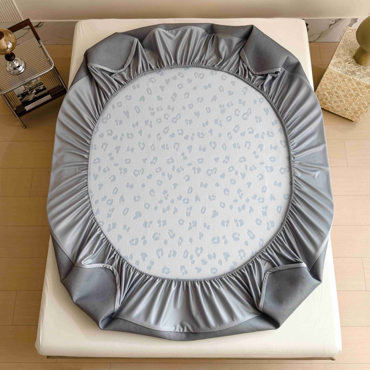 91家纺网 家纺一手货源 找家纺 孩子王家纺 2026春夏新款A类母婴级ins清新冰豆豆小熊刺绣凉感值过0.21夏季冰丝席凉席 小熊豹豹-蓝 床笠款