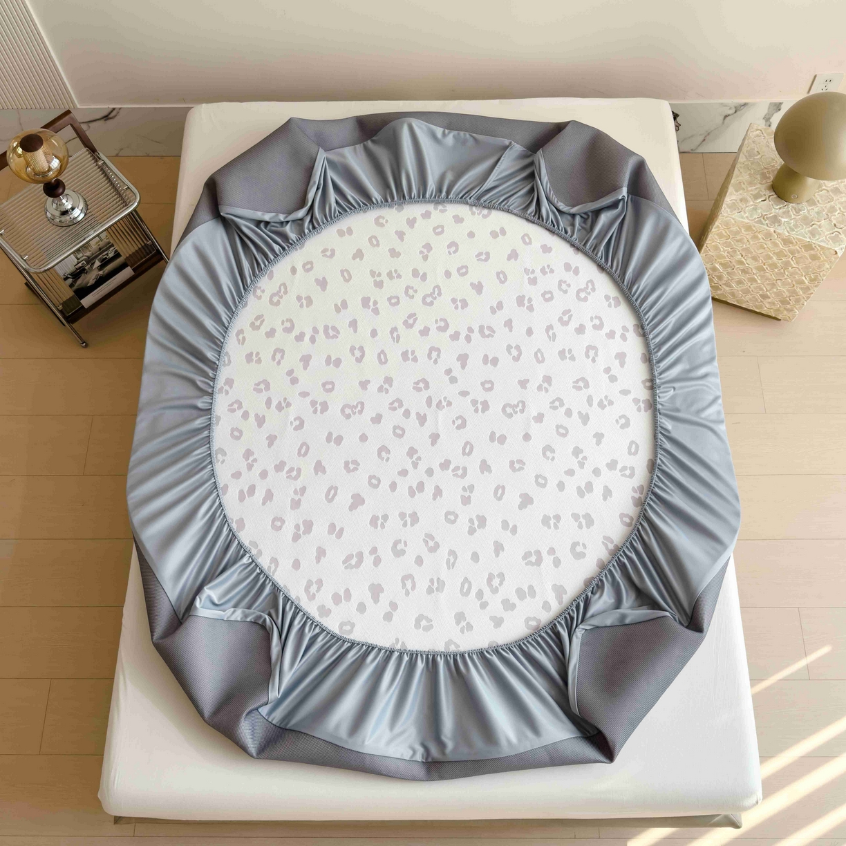 91家纺网 家纺一手货源 找家纺 孩子王家纺 2026春夏新款A类母婴级ins清新冰豆豆小熊刺绣凉感值过0.21夏季冰丝席凉席 小熊豹豹-浅粉 床笠款